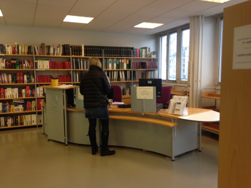 Banque d’accueil de la bibliothèque G.Simenon